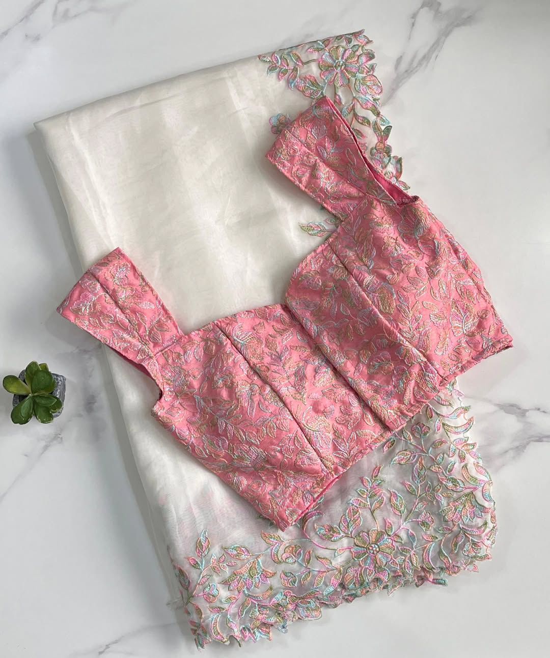 Organza Embroidered Saree Set ā Rich Panel Cut Work Edition